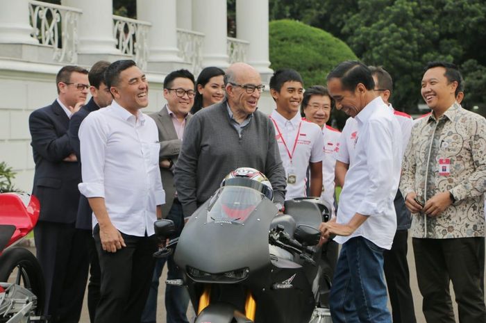 Presiden Jokowi menerima rombongan Dorna, ITDC dan beberapa pihak lainnya di Istana Kepresidenan Bogor (11/3)