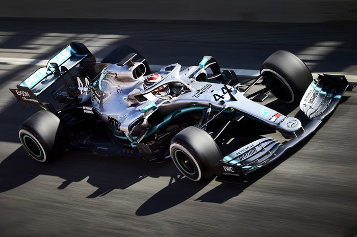 Lewis Hamilton terbilang sering mencatatkan waktu tercepat pada saat balapan. 