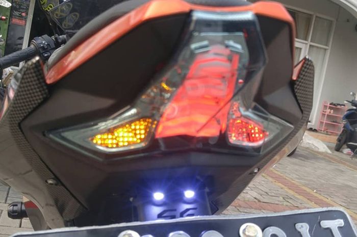Stoplamp LED 3in1 WR3 terpasang di Ninja 250