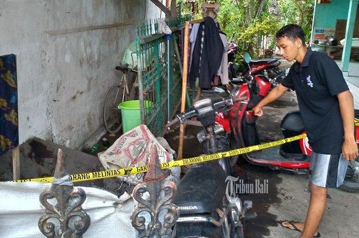 Dua motor di garasi dibakar pihak tak dikenal