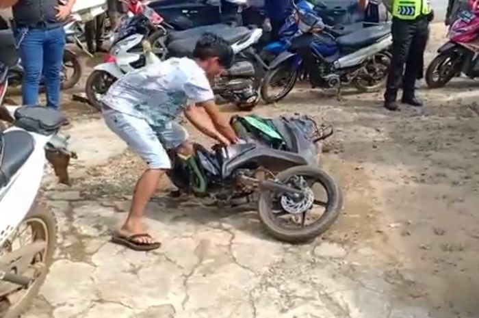 Unboxing Honda BeAT oleh pria Kalimantan Utara