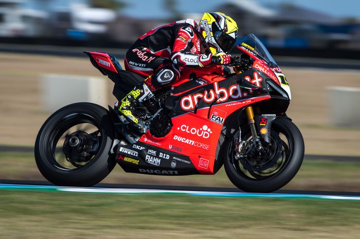 Alvaro Bautista memimpin sesi latihan pertama WSBK Thailand