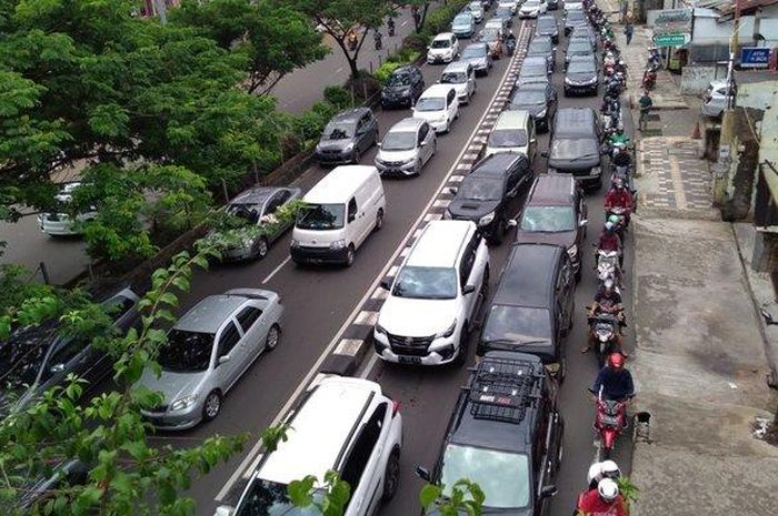 Suasana lalu lintas di Jalan Margonda