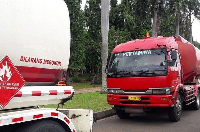 Dua truk tangki usai dibajak utuk aksi demo di depan Istana Negara
