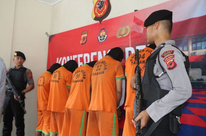 Tersangka pencurian dengan modus gembos ban di sekitar Stadion Pakansari Cibinong, Kabupaten Bogor.