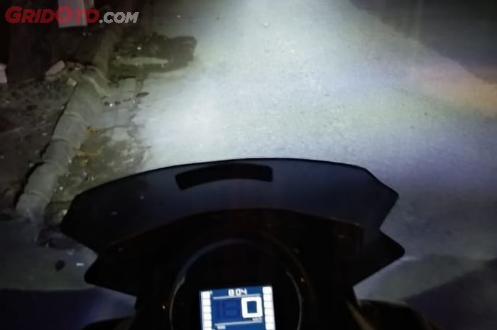 Headlamp Yamaha NMAX yang sudah diupgrade oleh Voltus Light Werk