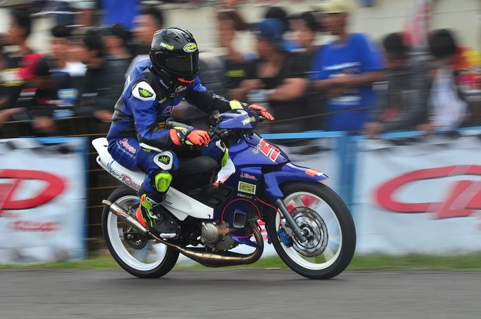 Yamaha 125Z besutan Willy Hammer tak terkejar di sirkuit Gery Mang, Subang, Jabar