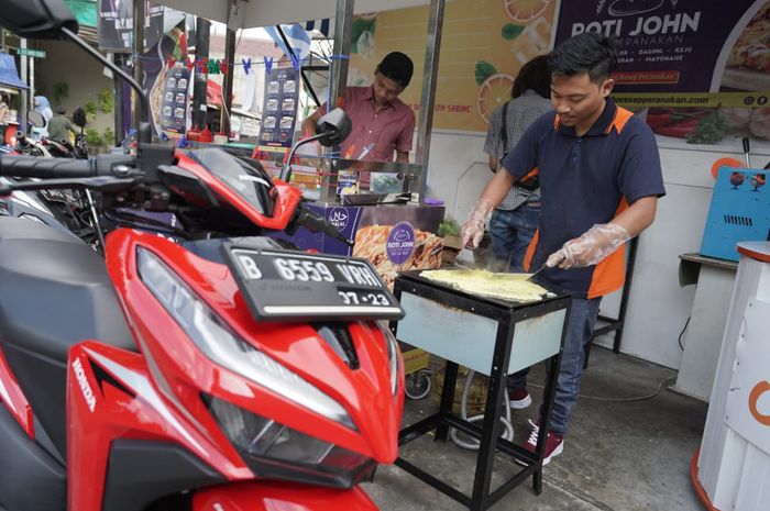 Hunting kuliner hits Jakarta paling asyik naik motor