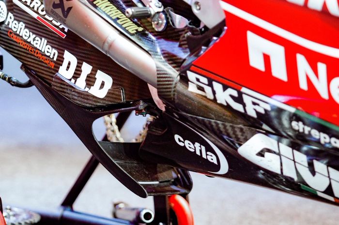 Spoiler tambahan di swingarm Ducati GP19