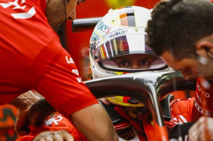 Sebastian Vettel jadi yang tercepat di sesi latihan pertama dan sesi latihan kedua F1 Bahrain di sirkuit Sakhir (29/3)