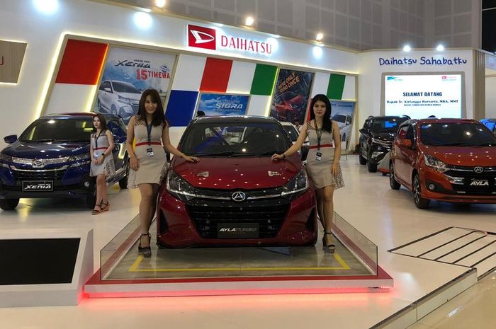 Ilustrasi. Booth Daihatsu di GIIAS  Surabaya 2019