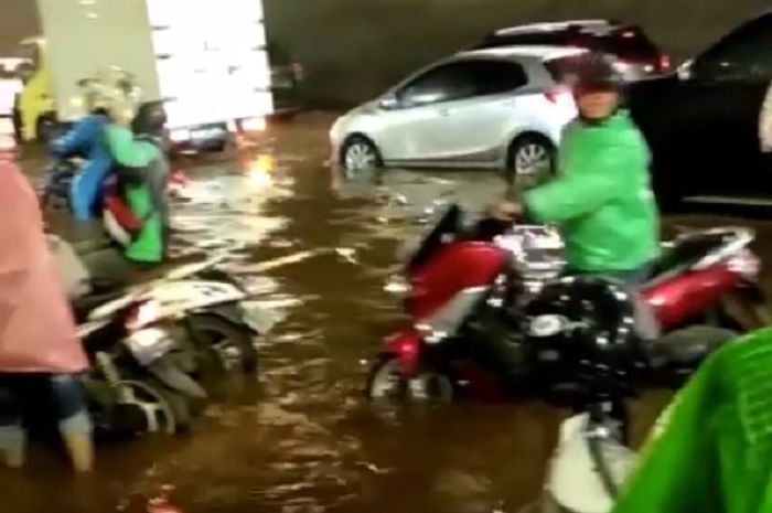 Banjir yang rendam beberapa titik di Jakarta 