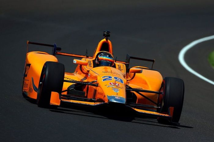 Fernando Alonso naik mobil McLaren di Indy 500
