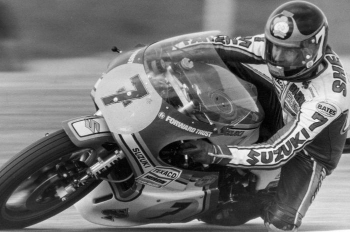 Barry Sheene meraih dua gelar juara dunia GP500 bersama Suzuki