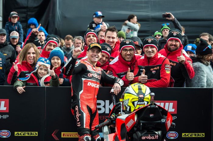 Alvaro Bautista tetap tidak tersentuh dan terus berada di posisi terdepan sepanjang balapan pertama WSBK Belanda