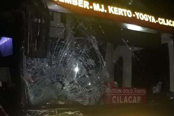 Kondisi bus Sugeng Rahaya yang terlibat kecelakaan.
