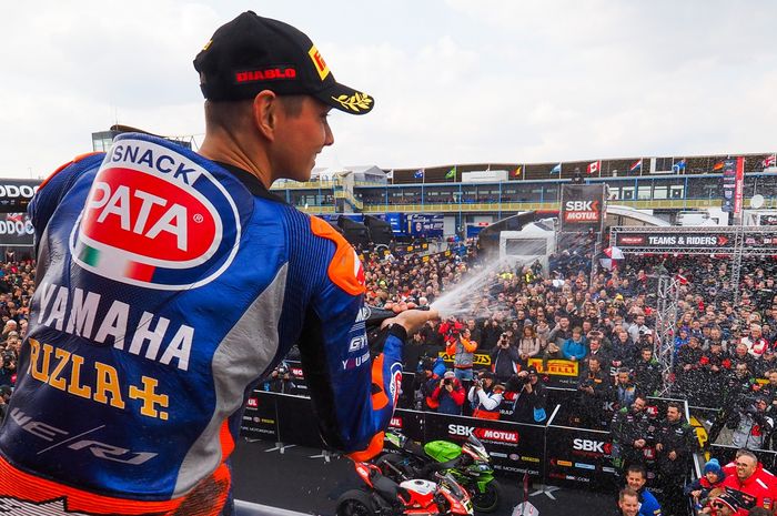 Michael van der Mark dari PATA Yamaha naik podium di Sirkuit Assen Belanda