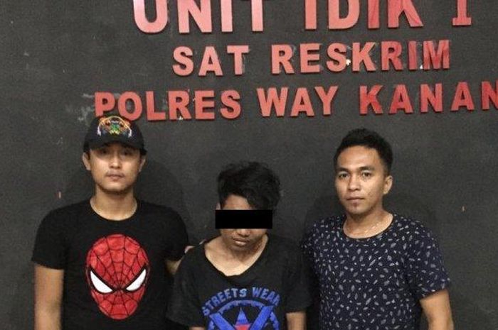 Pencuri motor ditangkap saat sedang berada di pangkas rambut  