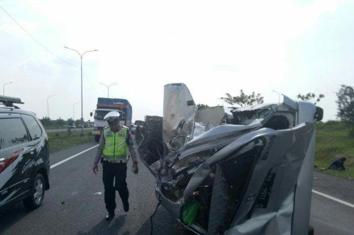 Kecelakan beruntun di tol Cipali