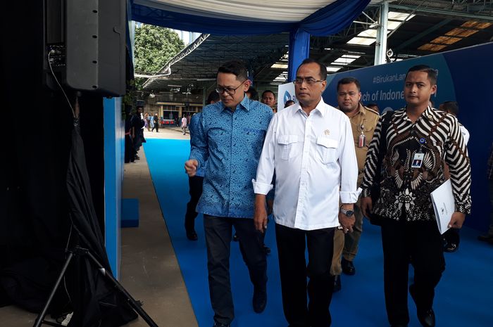 Menteri Perhubungan Budi Karya Sumadi saat hadiri peluncuran Taksi Listrik Blue Bird