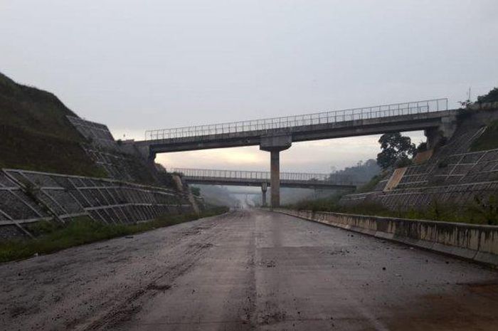 Proyek jalan tol Cisumdawu dikebut agar bisa digunakan saat arus mudik lebaran 2019
