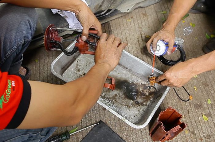 Kuras Tangki Mobil Bisa Hindari Efek Mogok Karena Bensin Basi