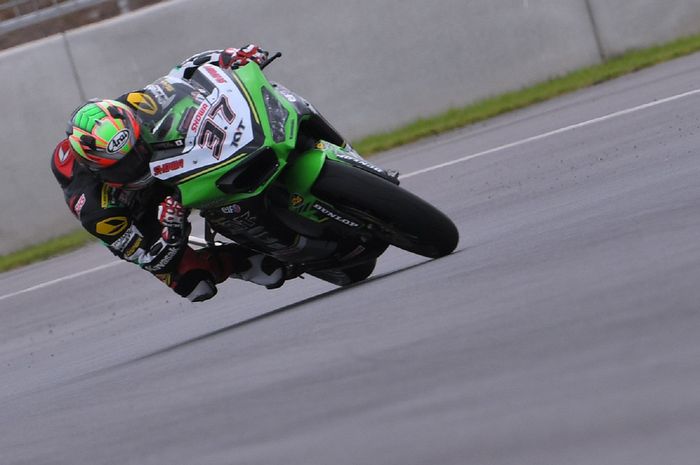 Aiki Iyoshi dari Manual Tech KYT Kawasaki Racing berhasil juarai race 2 AP250 ARRC Australia
