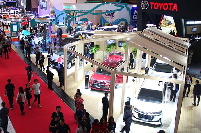 Booth Toyota di Hall D JIExpo, Kemayoran, Telkomsel IIMS 2019