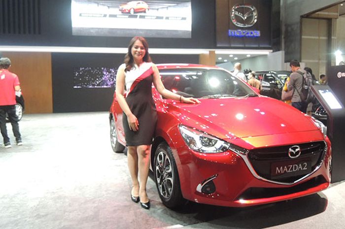 Booth Mazda di pameran otomotif Kemayoran