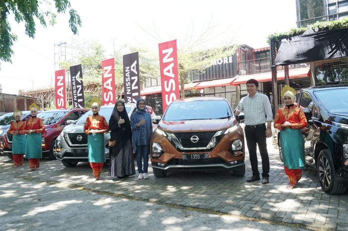 Salah satu konsumen Nissan Livina di Aceh