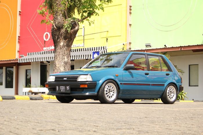 Iluatrasi Toyota Starlet kotak