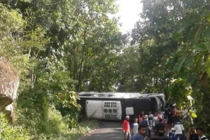 Kecelakaan bus terguling di tanjakan Gunungkidul