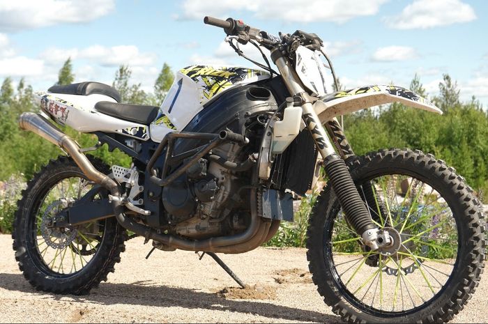 Modifikasi Suzuki GSX-R1000 jadi dirt bike