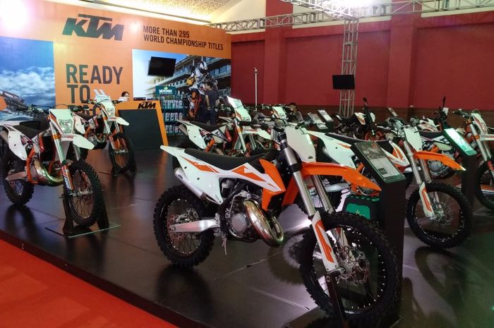 KTM Enduro yang masih dilock transport modenya.