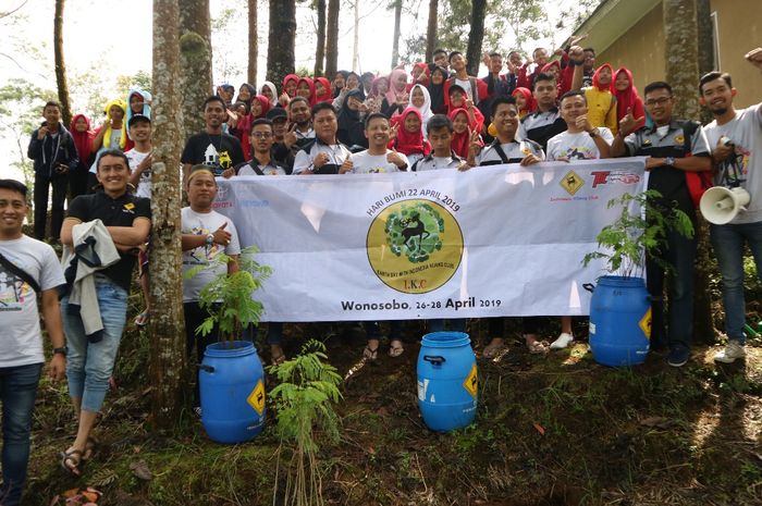Indonesia Kijang Club tanam 1000 bibit pohon di Wonosobo