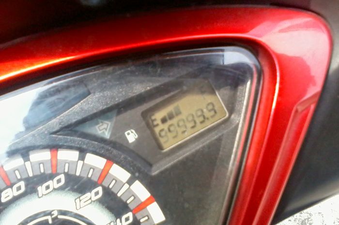 Ilustrasi odometer mentok di angka 9999xx km