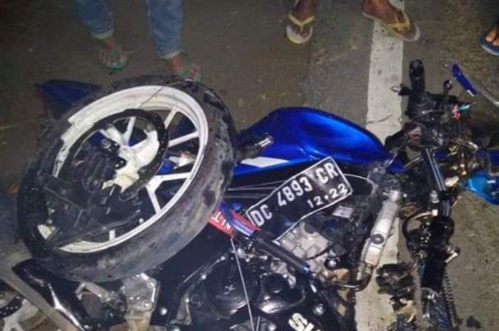 Tabrakan hebat di Jl Trans Sulawesi, Desa Ugi Baru, Kecamatan Mapilli, Polewali Mandar (Polman) 