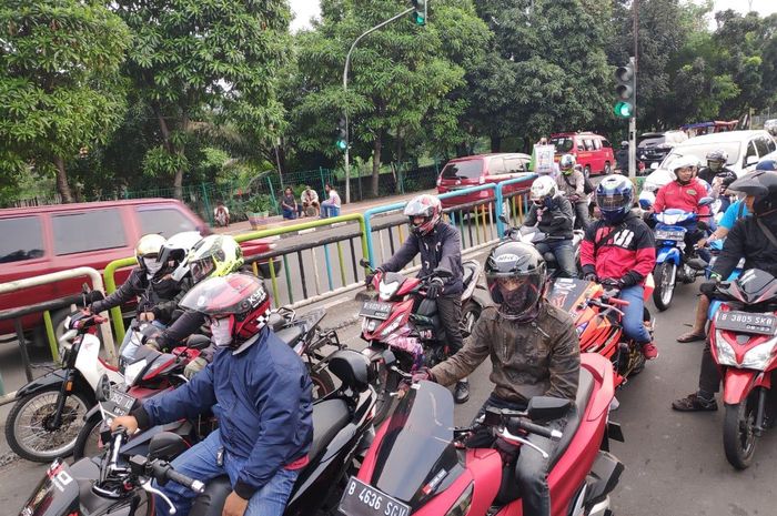 Ngabuburit ala bikers Jakarta