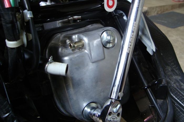 Rembesan oli berasal dari bagian head mesin motor