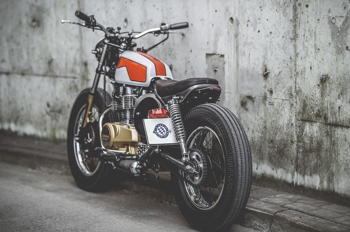 Modifikasi Honda CB400 bergaya tracker