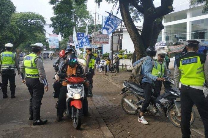 Ilustrasi razia kendaraan bermotor.