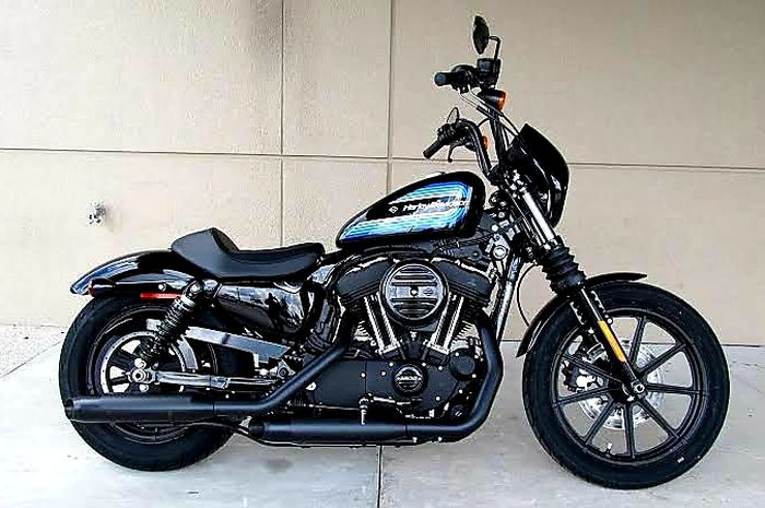 Harley-Davidson Iron 1200 Vivid Black 2019