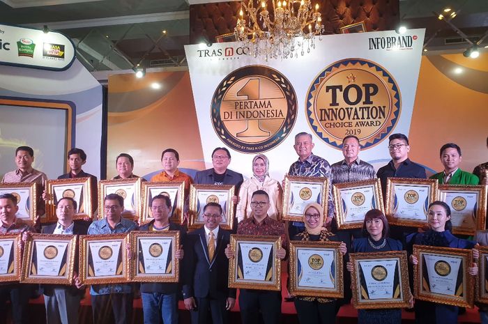Movic sebagai aplikasi rental mobil online berhasil meraih TOP Innovation Choice  Award 2019.