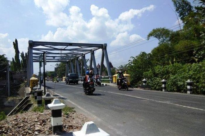 Jembatan Niten di Jalan Bantul sudah dibuka dan bisa dilalui kendaraan, Minggu (26/5/2019)