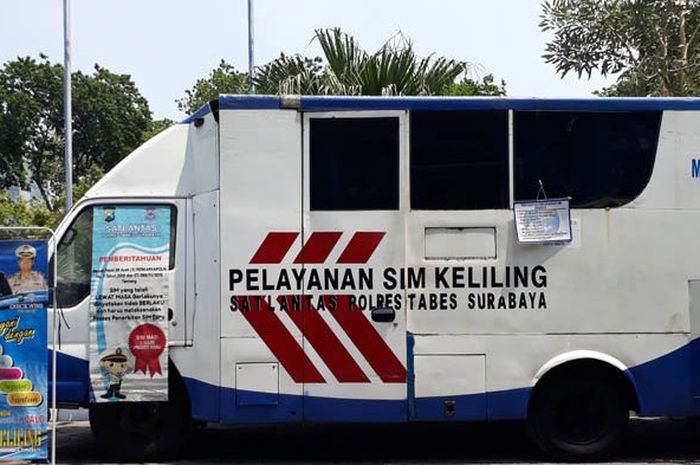 Layanan SIM Keliling di Surabaya disiagakan lagi di dua tempat hari ini, Selasa (17/01/2023).