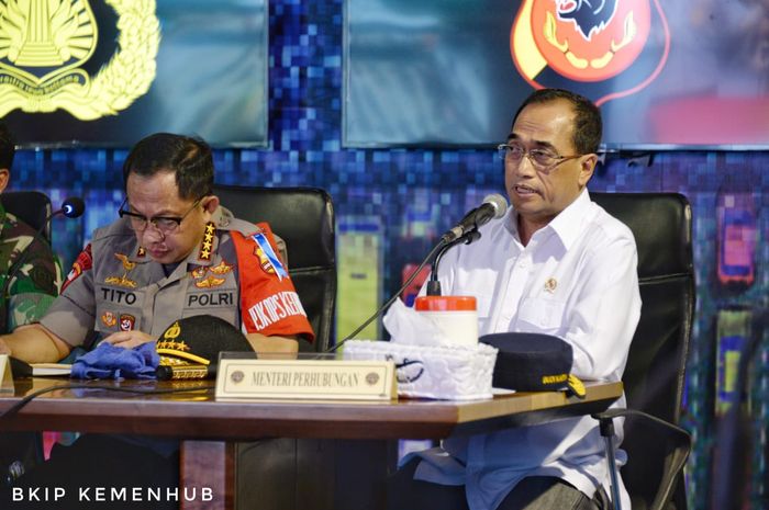 Menteri Perhubungan Budi Karya Sumadi memberikan perhatian khusus pada keselamatan 