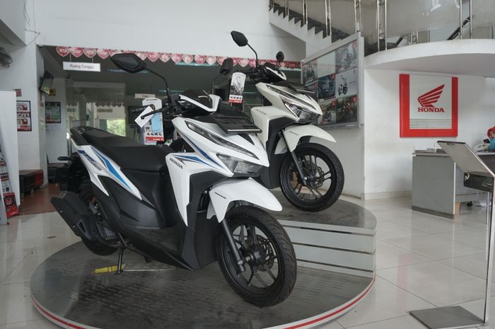 Honda Vario 125 dan 150 di dealer Honda Clara Motor, Kebon Jeruk, Jakarta Barat