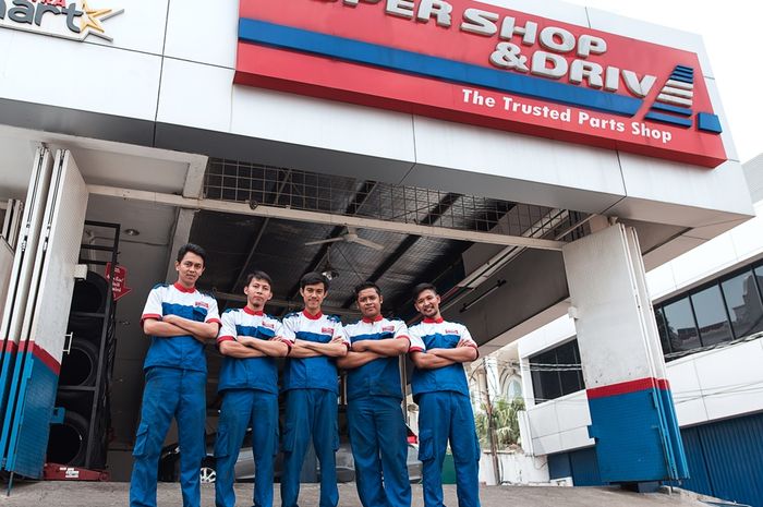 outlet Shop&amp; Drive tetap melayani konsumen selama arus mudik dan balik lebaran tahun ini.