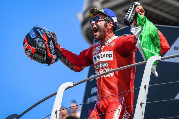 Danilo Petrucci dengan luapan emosinya usai menangi seri MotoGP Italia 2019