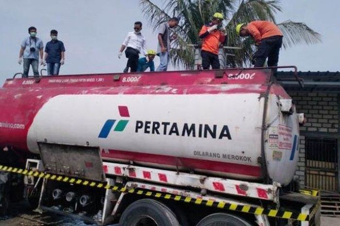 Dua orang korban tewas ditemukan di dalam truk tangki Pertamina